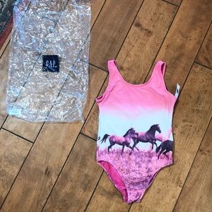 GAP one piece swimsuit